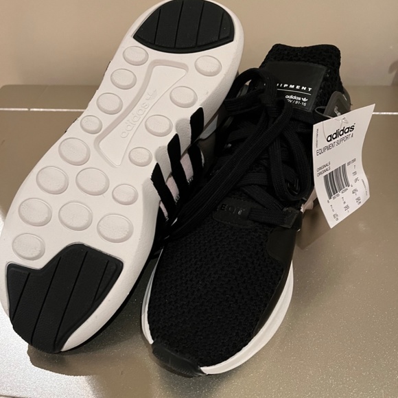 NEW! Adidas - Picture 4 of 7